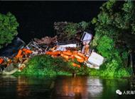 “海葵”导致山体滑坡 东部战区海军官兵连夜冒雨救援